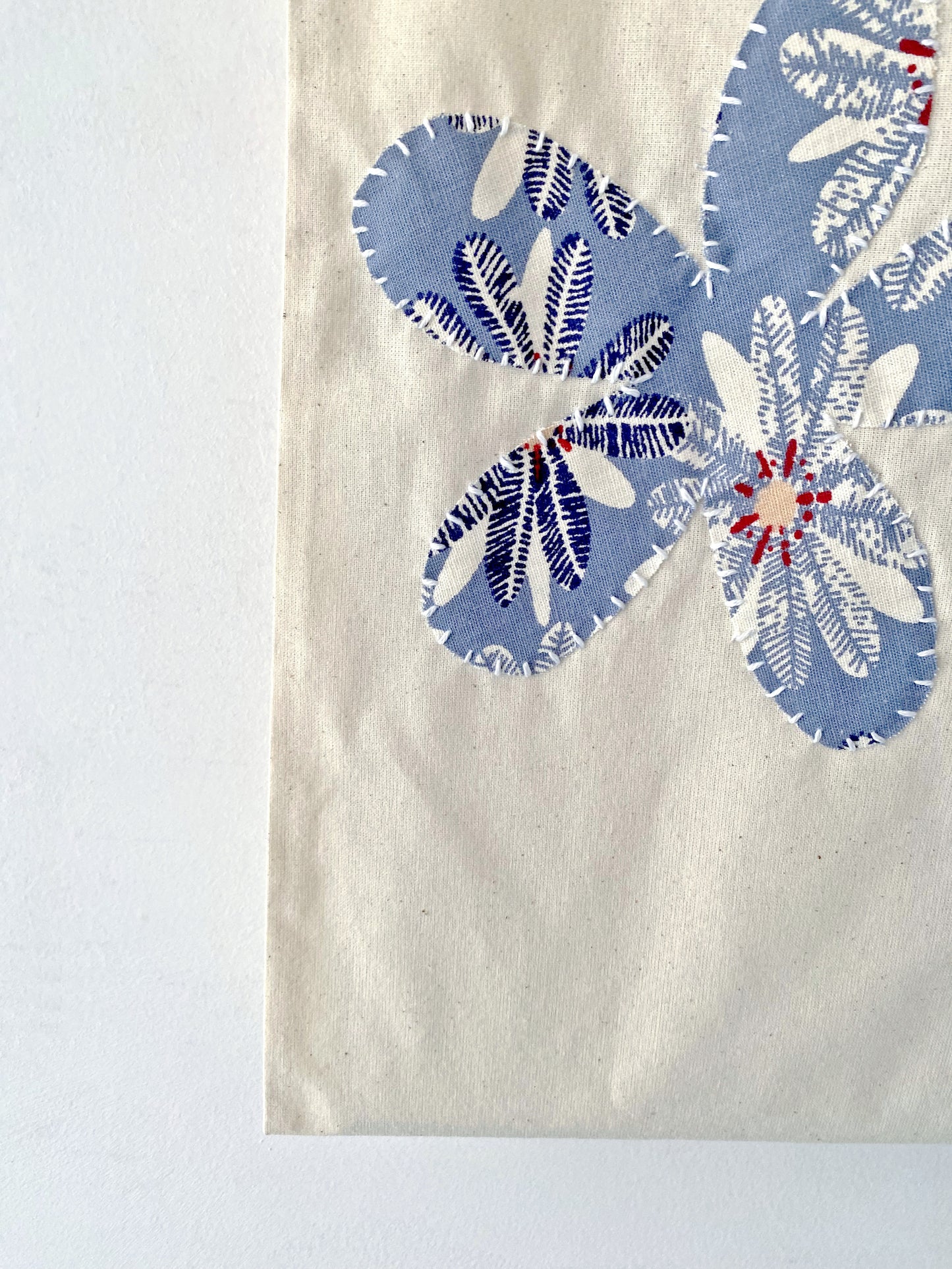 Natural materials tote bag for the stylish and environmentally aware European shopper.