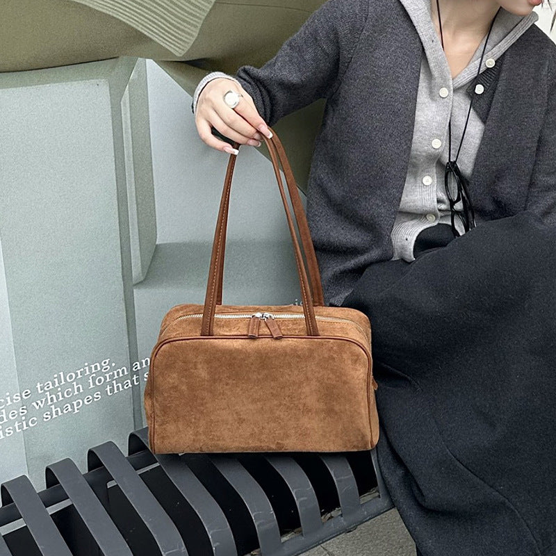 Fashion handbag with easy daily styling