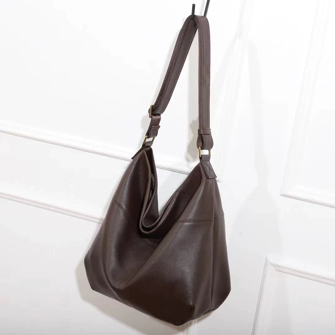 clean and minimalistic women’s bag