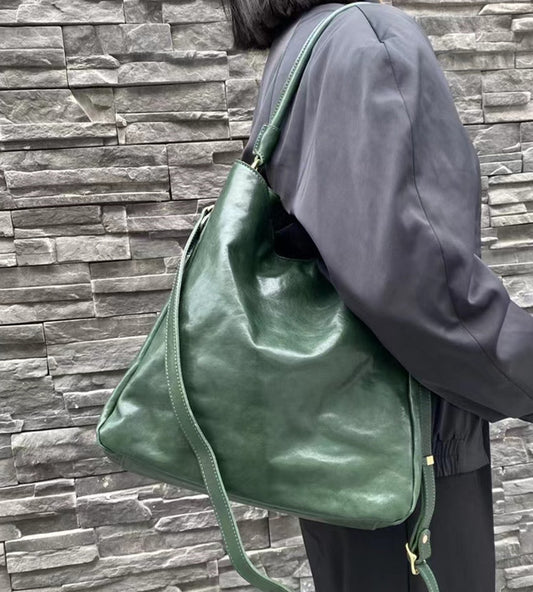 Stylish Large Capacity Leather Tote Bag for Fashion-forward Women