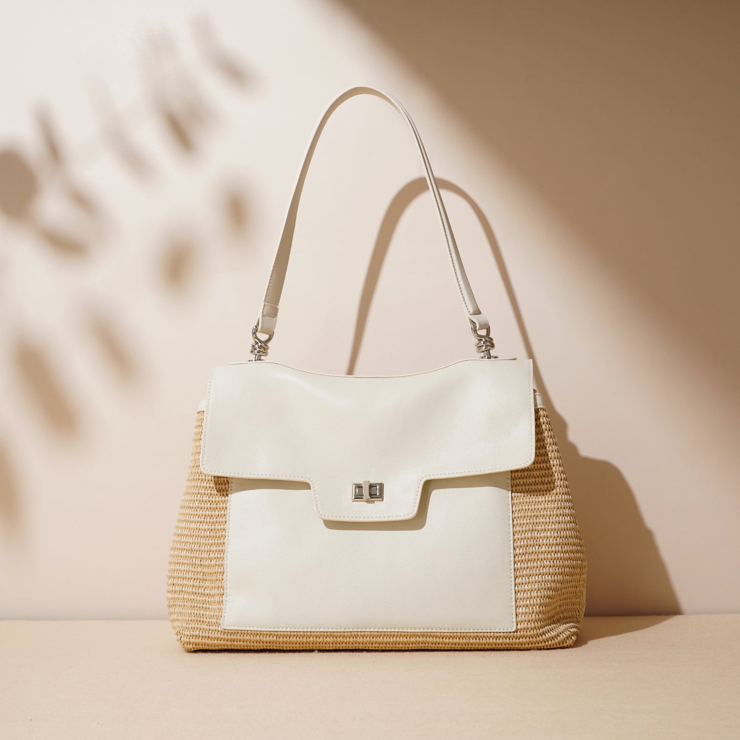 summer handbag with flexible carry options