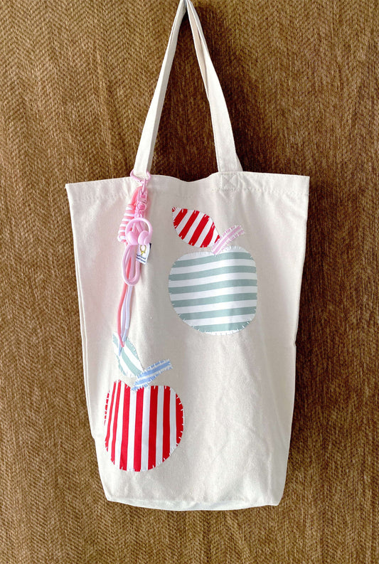 lightweight canvas tote bag for short trips and daily use