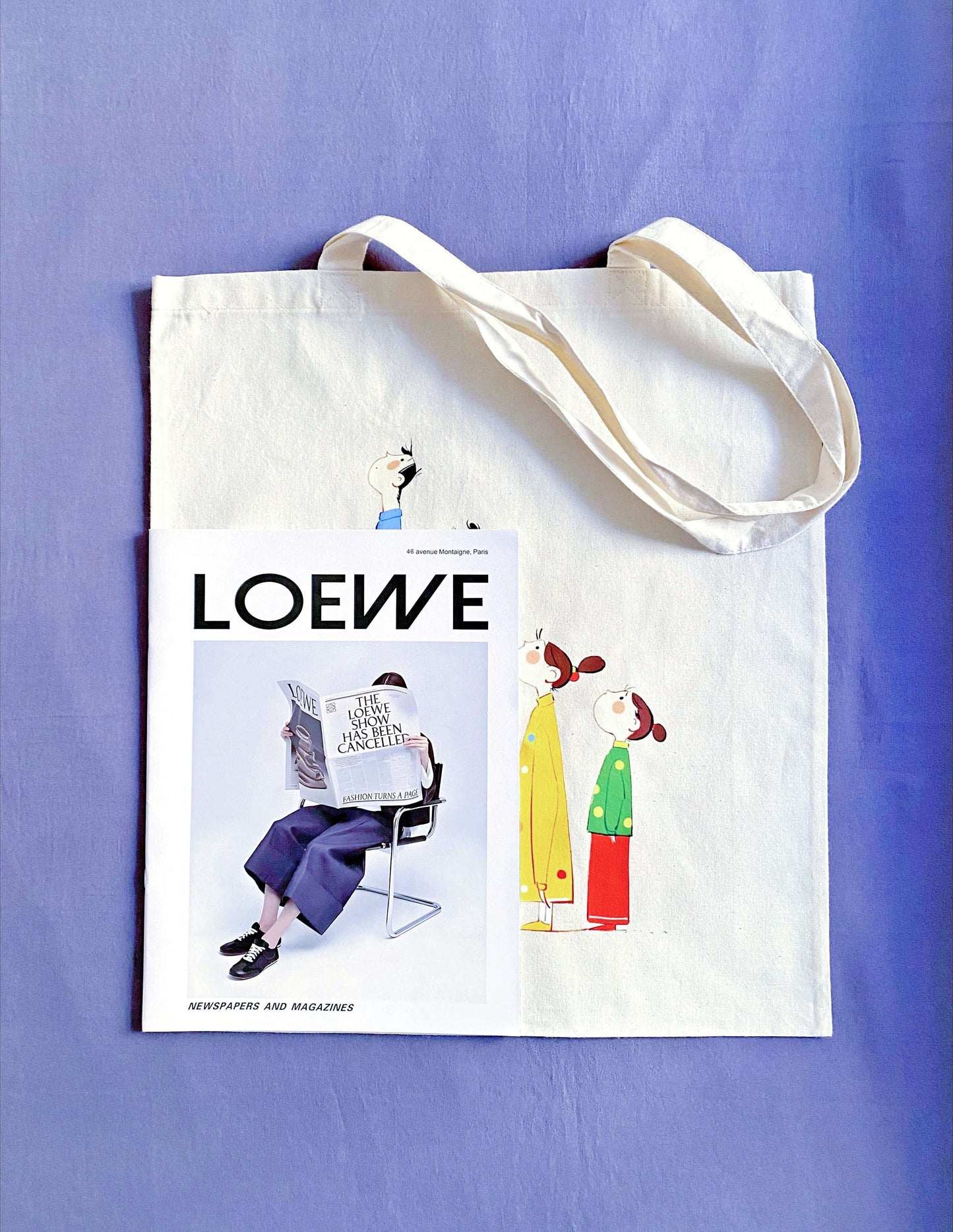 This tote bag, featuring a hand-printed family motif, offers both practicality and emotional value for sustainable living.