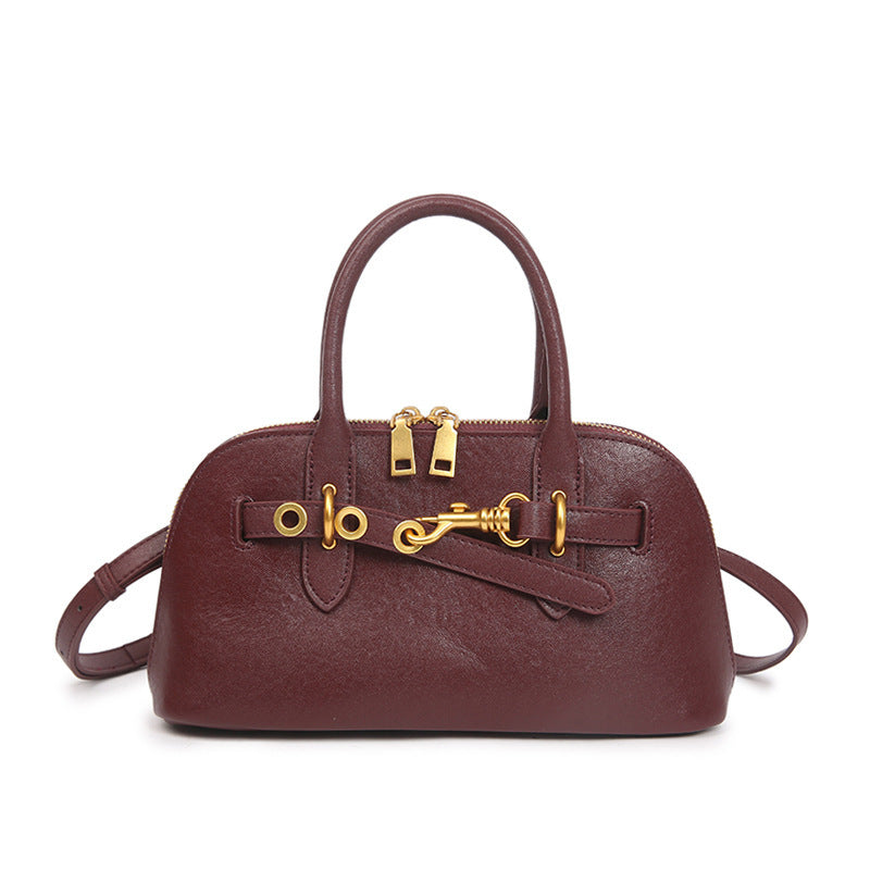 Casual yet stylish small bag