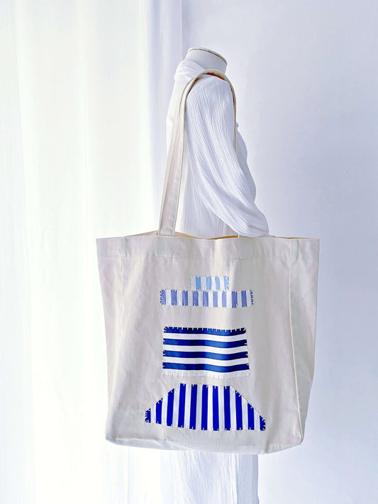 Personal hand-sewn patchwork bag for weekend flower market strolls in Paris.accessories