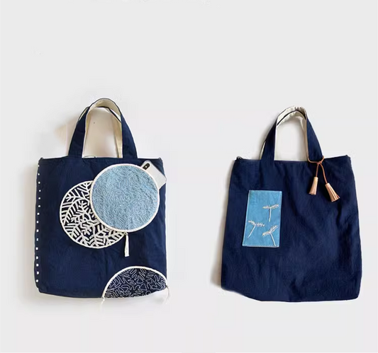 bag for weekend getaways with roomy and foldable design