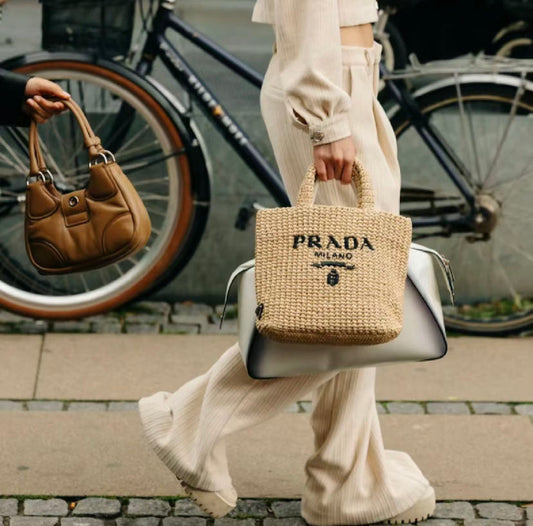 Which of the world’s top ten luxury women’s bag brand logos do you know?  < Article 4 - PRADA > woyaza