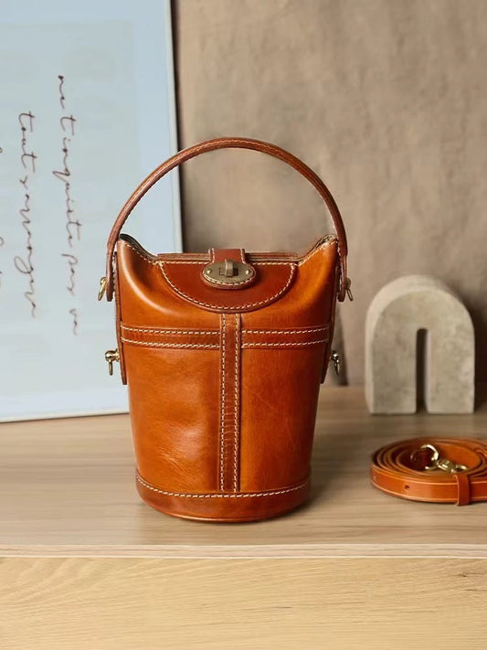 Why Leather Bags Make the Perfect Gift for Her: A Practical and Timeless Choice