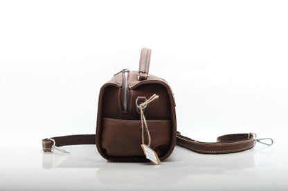 Sophisticated Women's Vintage Leather Crossbody woyaza