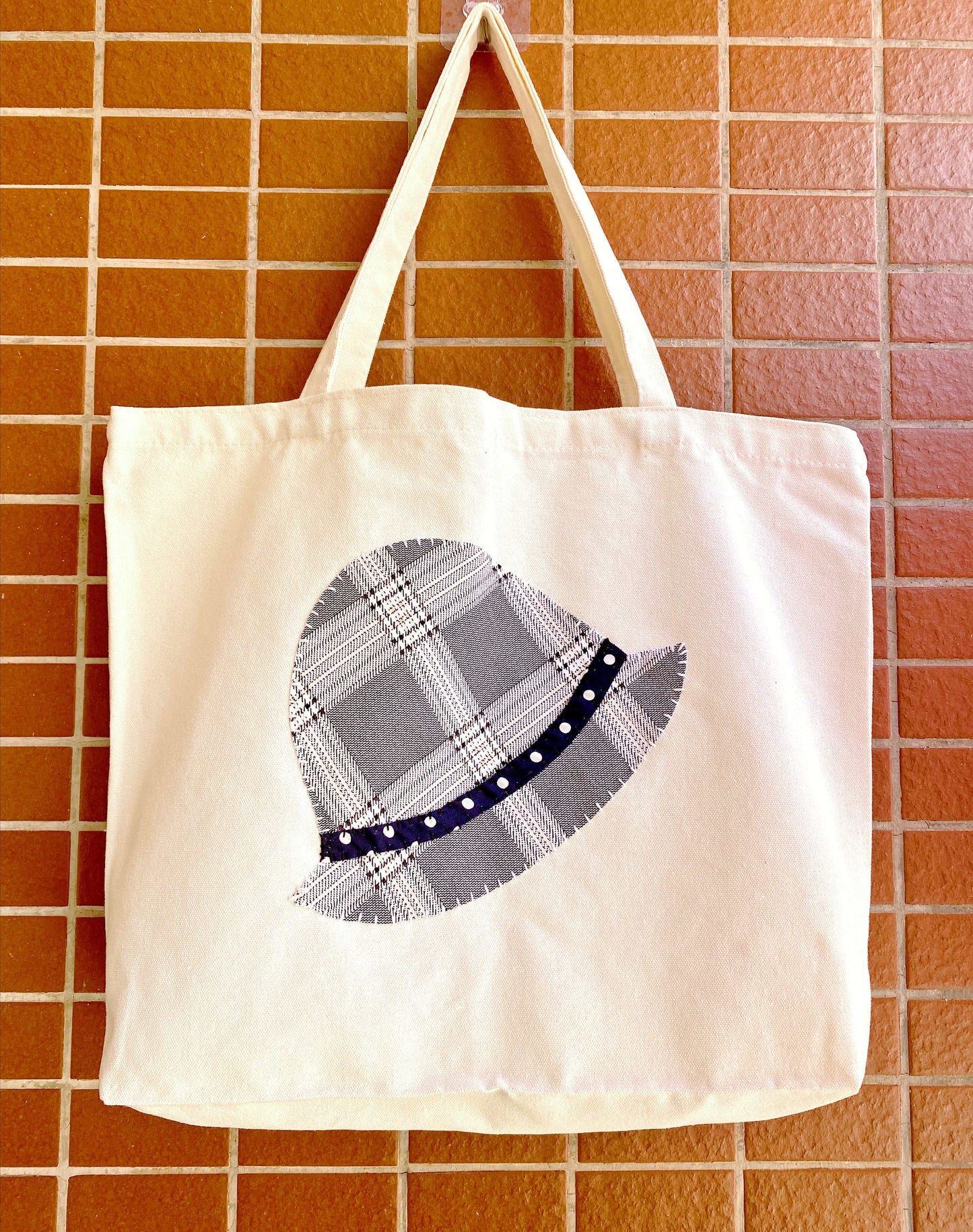 understated fabric bag for people who dislike logos