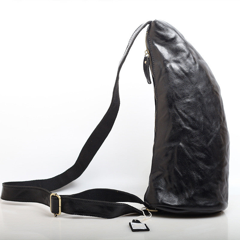 Sleek Leather Horn-shaped Shoulder Pack Ladies Woyaza