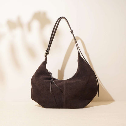 Fashionable Soft Leather Crescent-Shaped Shoulder Bag for Everyday Use