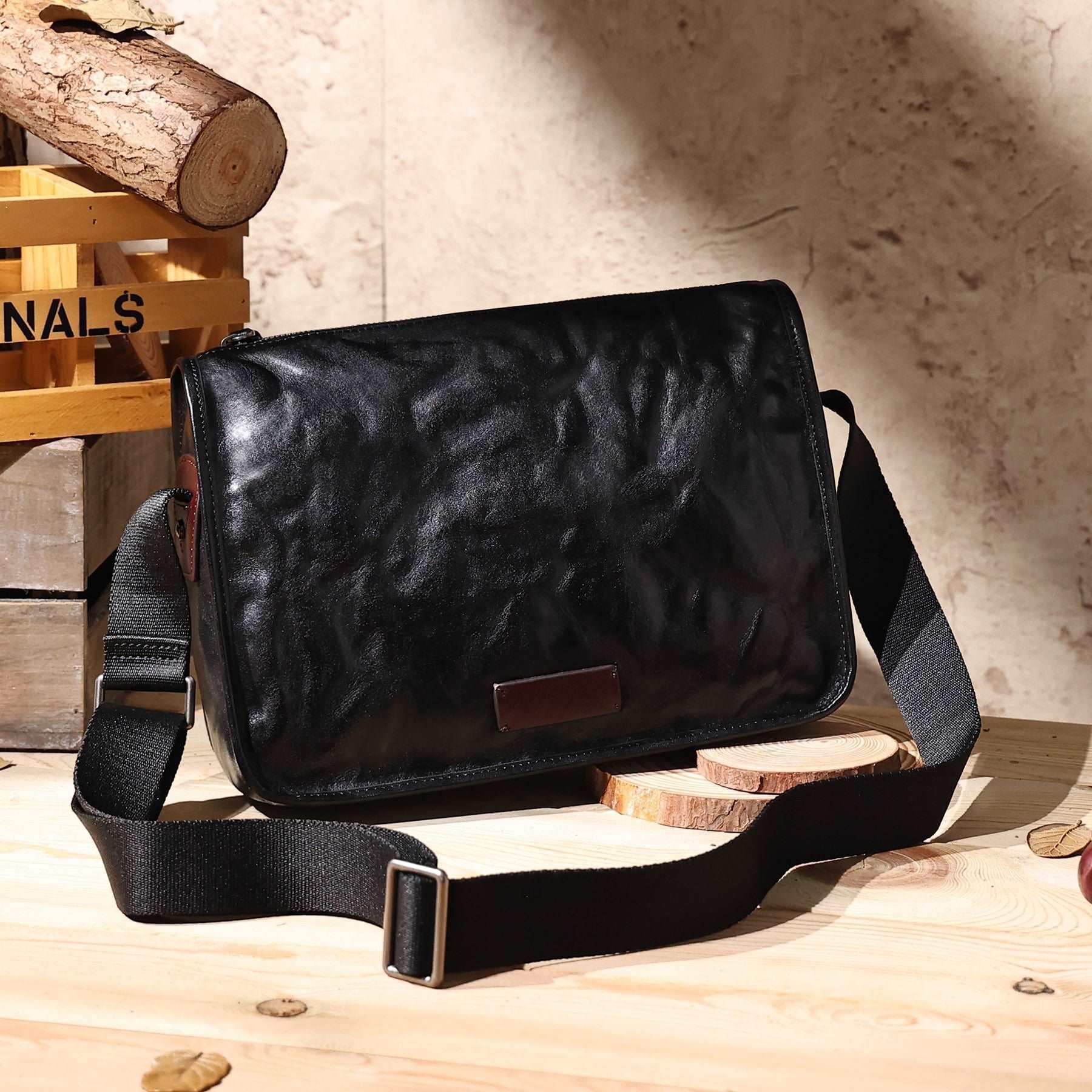 Classic Leather Messenger Bag for Men woyaza