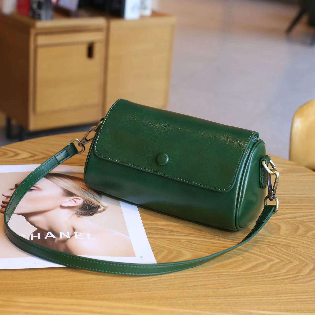 Versatile Circular Leather Crossbody Bag woyaza