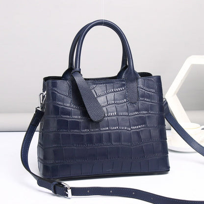 Sleek Leather Women's Work Bag with Multiple Carrying Options woyaza