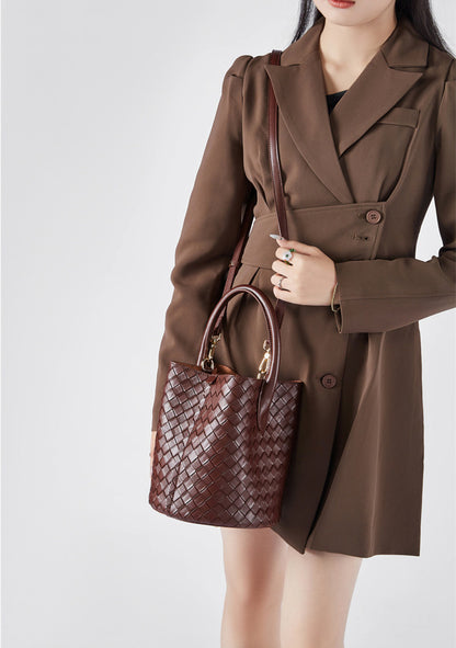 Classic Women’s Fashion Woven Leather Handbag for Versatile Day and Night Use