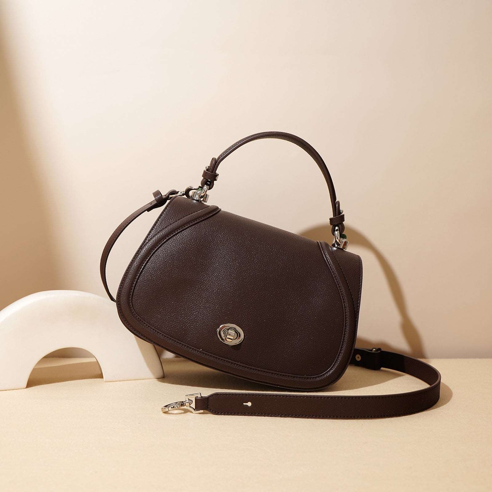 High-quality leather saddle handbag for women