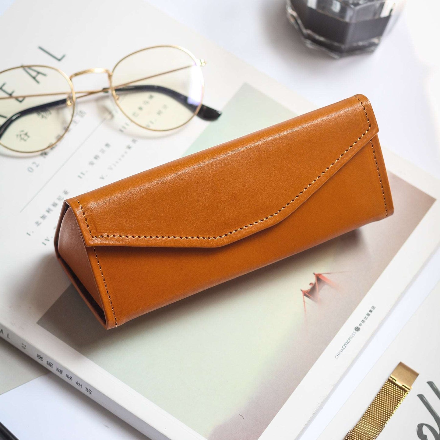 Genuine Leather Retro Eyeglass Case woyaza