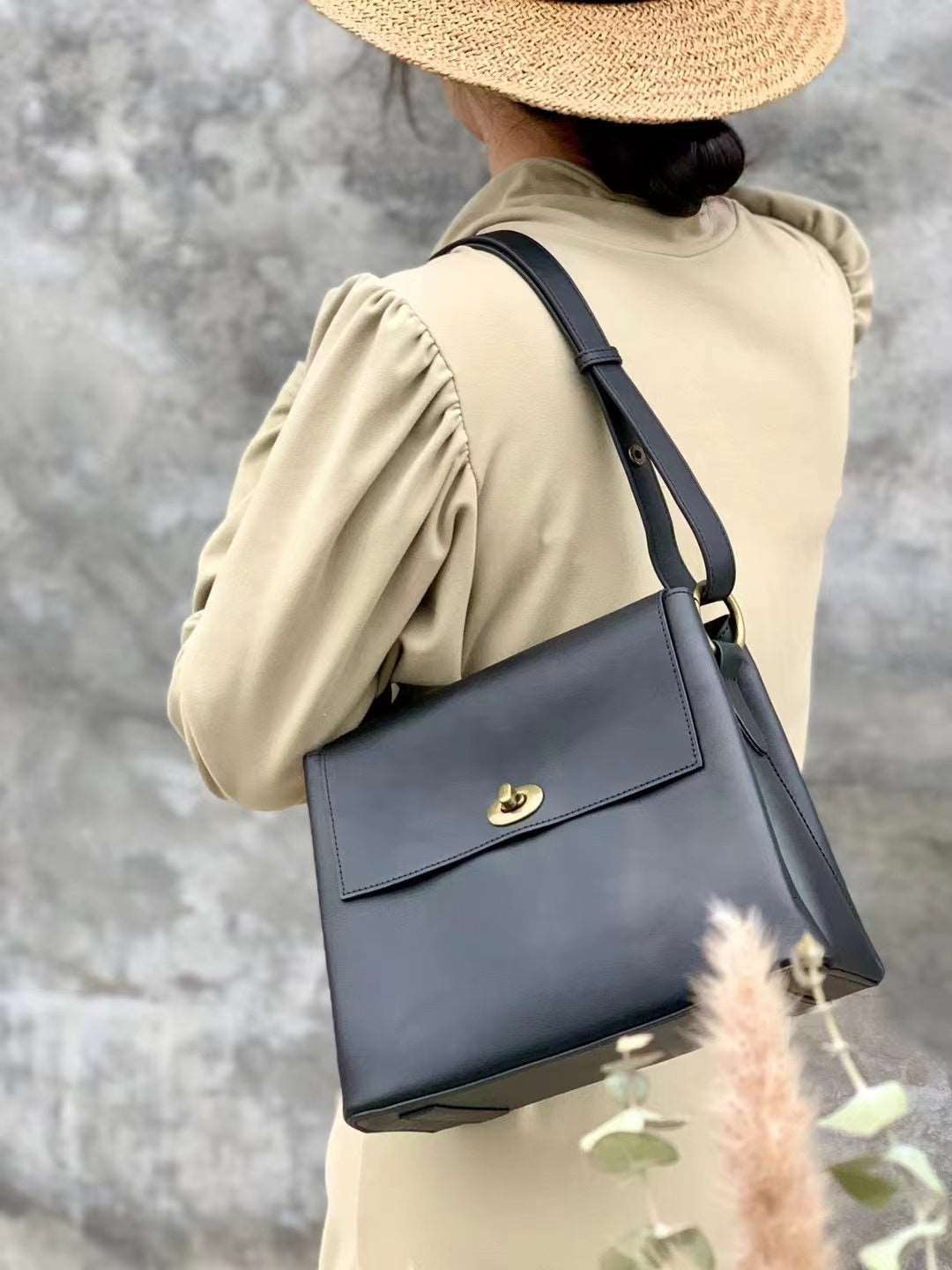 Women's Stylish Square Crossbody Bag Leather Single Shoulder Woyaza