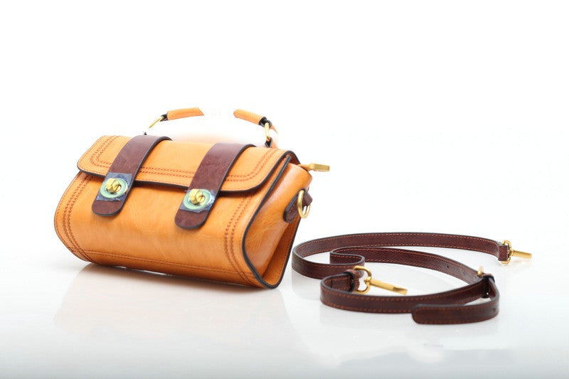 Classic Leather Shoulder Bag Lock Feature woyaza