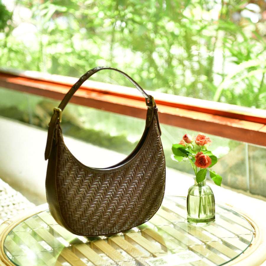 Elegant Handcrafted Genuine Leather Crossbody Bag Woyaza