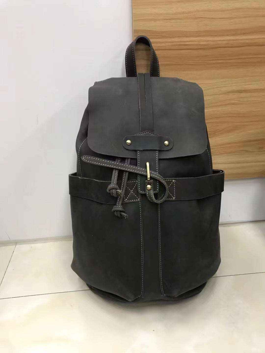 Elegant Leather College Backpack for Men Woyaza