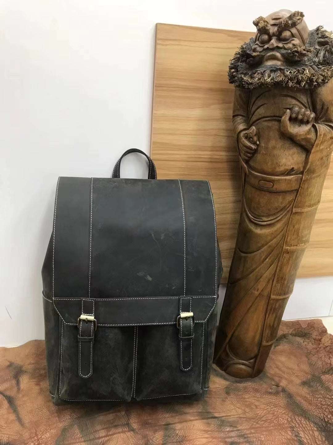 Durable Vintage Leather Backpack for Men with Spacious Interior woyaza