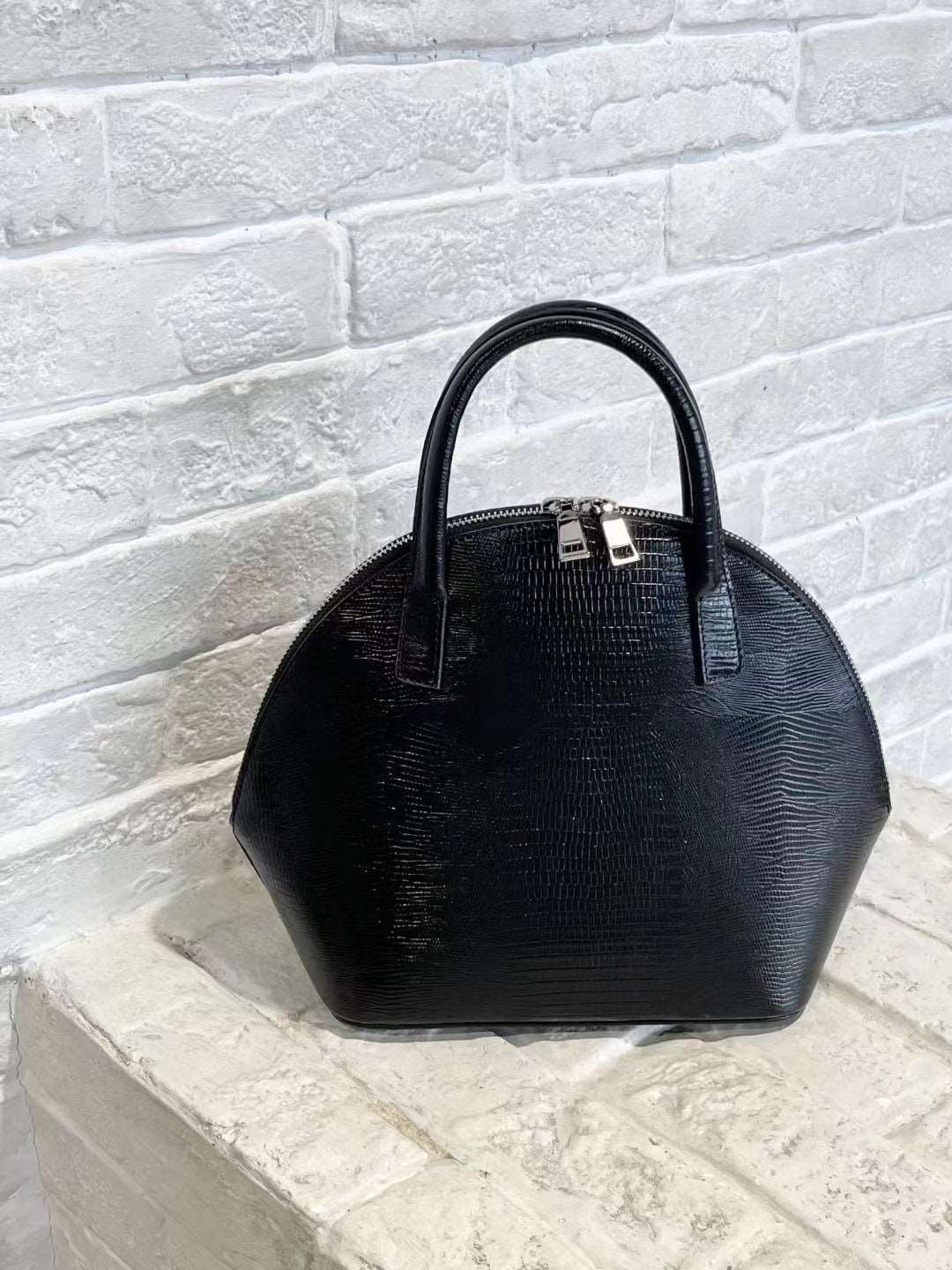 Stylish Seashell Inspired Leather Handbag Woyaza