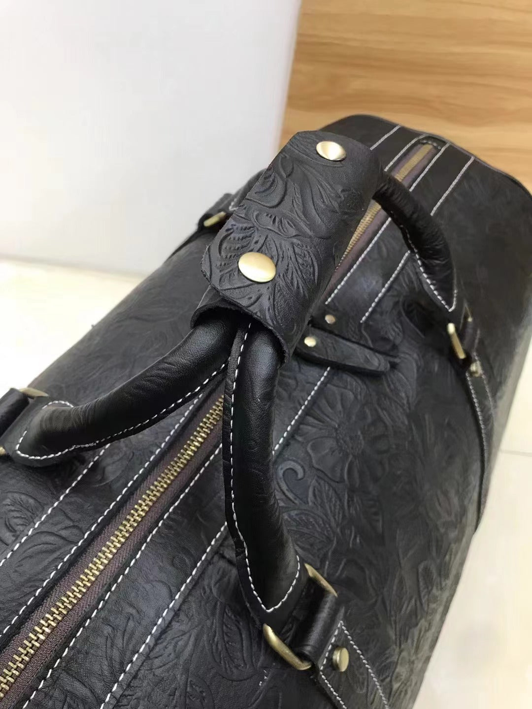High Capacity Retro Leather Travel Bag for Men woyaza
