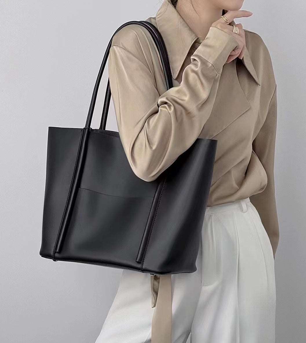 Sleek Ladies' Fashionable Cowhide Leather Oversized Tote Handbag woyaza