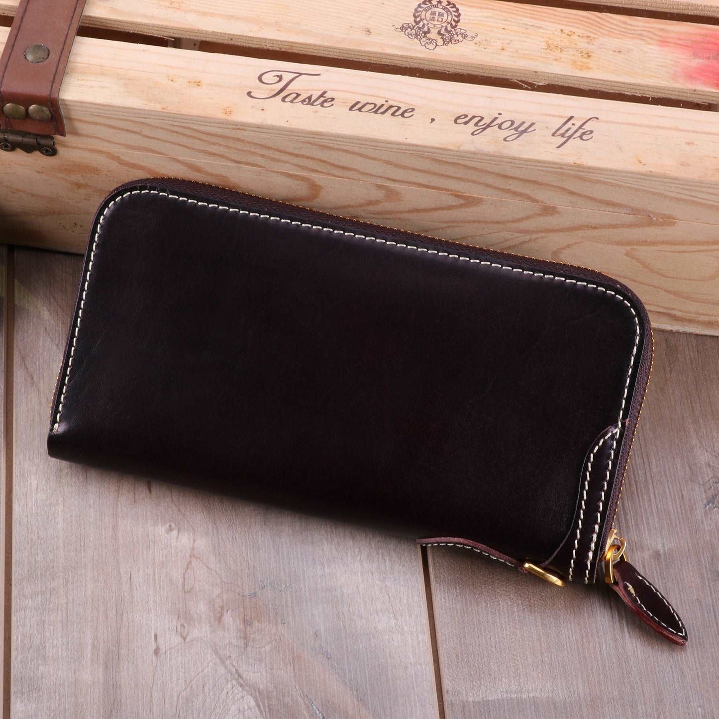 Stylish Vintage Leather Women's Purse Long Zip Wallet woyaza