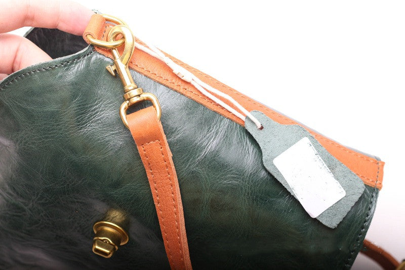 Elegant Leather Shoulder Bag in Vintage Style woyaza