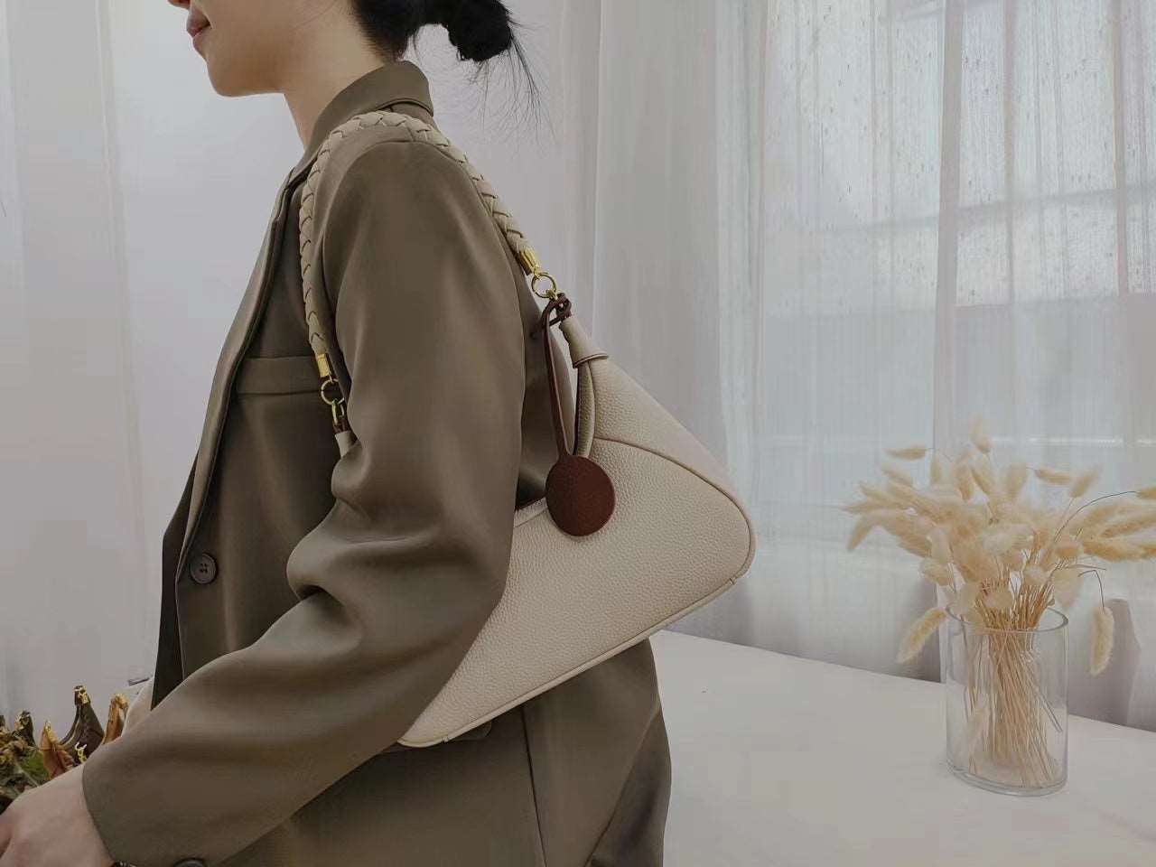 Stylish Cowhide Women's Trendy Handbag Elegant Crossbody Bag Woyaza