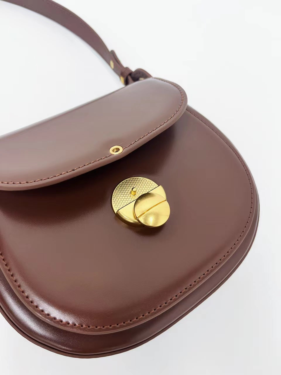 Exquisite Craftsmanship Genuine Leather Horse Theme Single-Strap Bag woyaza