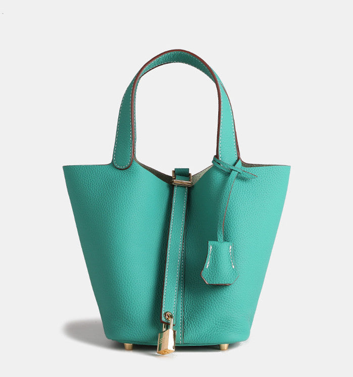 Stylish and Functional Soft Leather Handbag for Women, Featuring a Versatile Bucket Shape