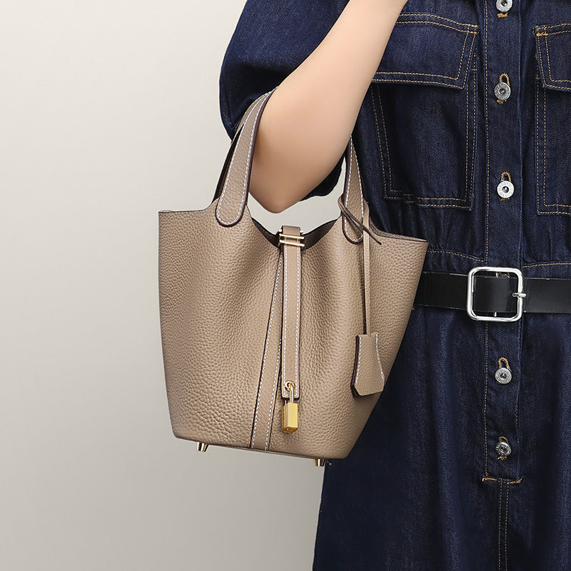 Fashionable Soft Leather Shoulder Bag with Adjustable Strap