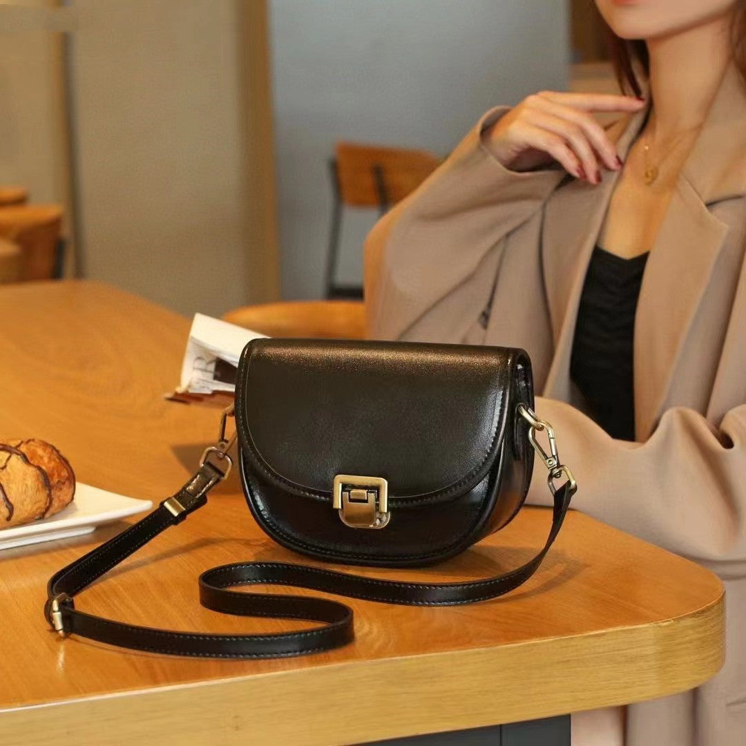 Sophisticated Women's Genuine Leather Shoulder Bag with Exclusive Lock Woyaza