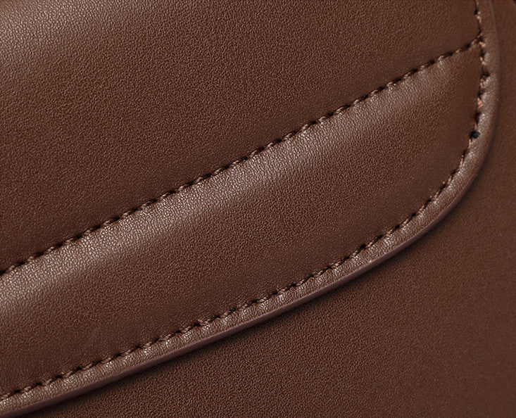 Modern Leather Crossbody with Stylish Chain Strap
