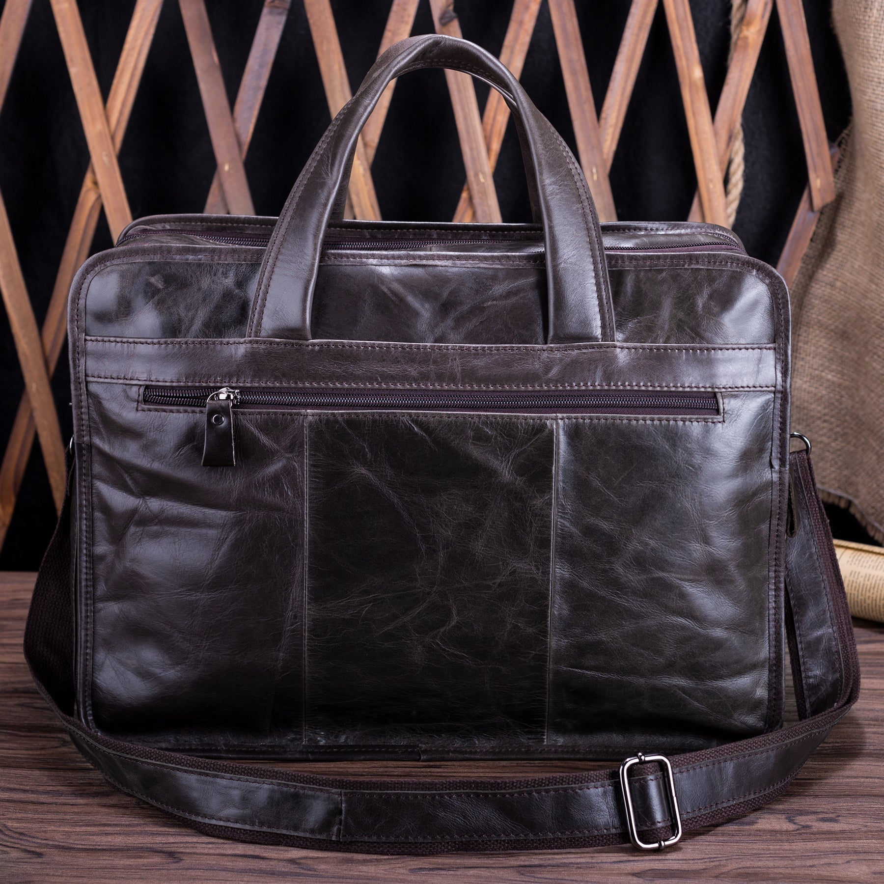 Elegant Leather Men's Crossbody Bag Vintage Design Woyaza