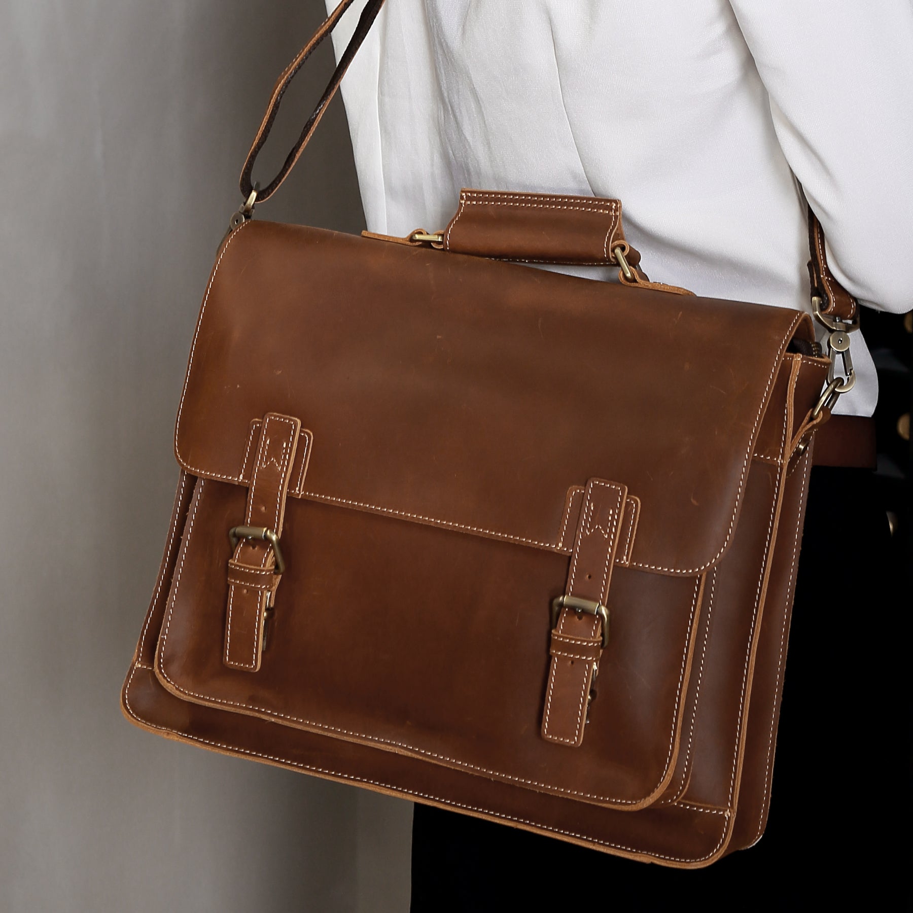 Traditional Leather Man Bag for Work woyaza