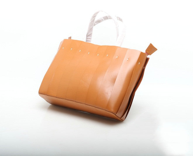 Elegant Handmade Leather Crossbody Bag for Women woyaza