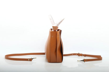 Timeless Leather Tote Bag with Handmade Craftsmanship for Women woyaza