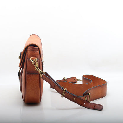 Vintage-Inspired Leather Messenger Bag woyaza