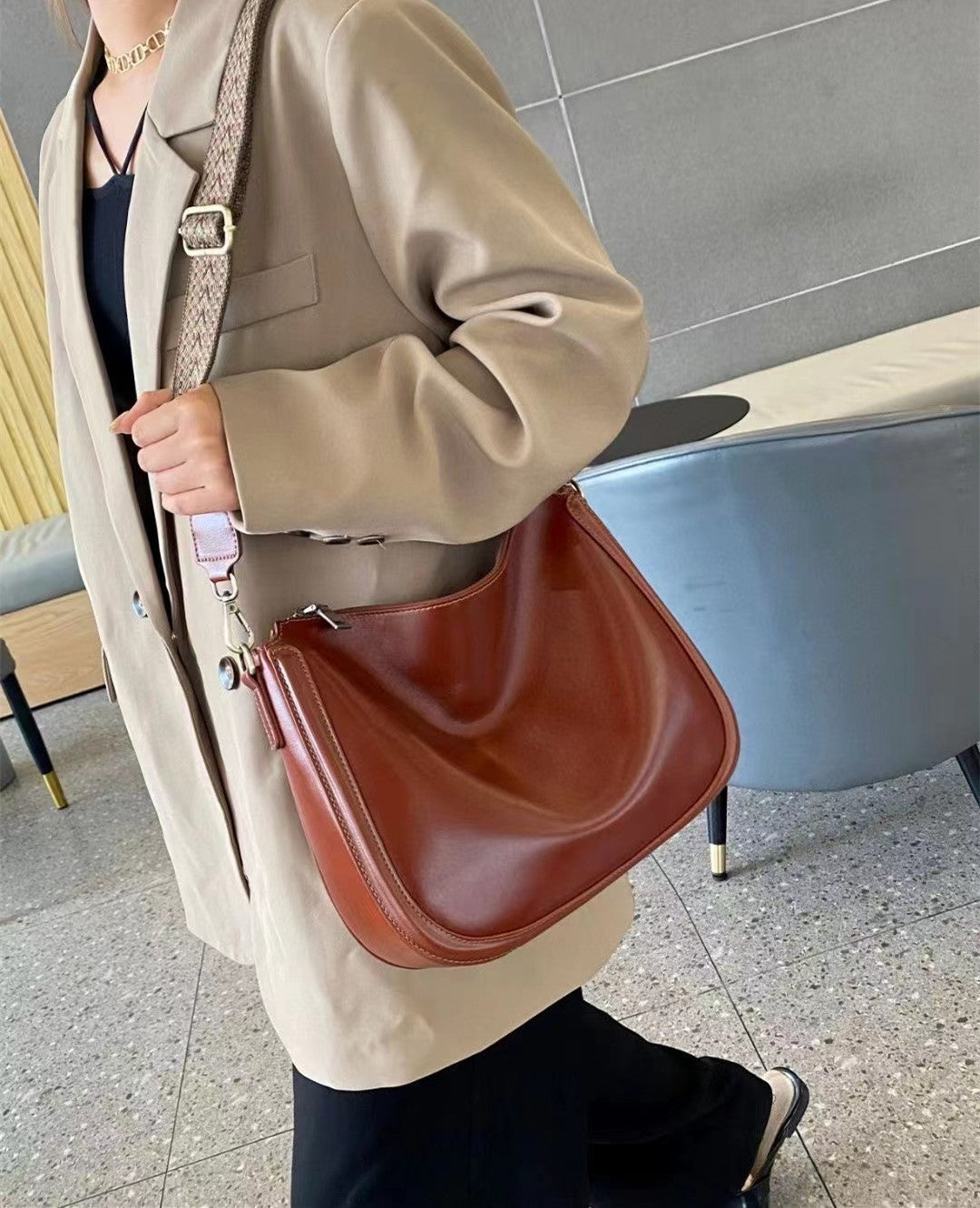 Chic Leather Messenger Bag Ladies woyaza