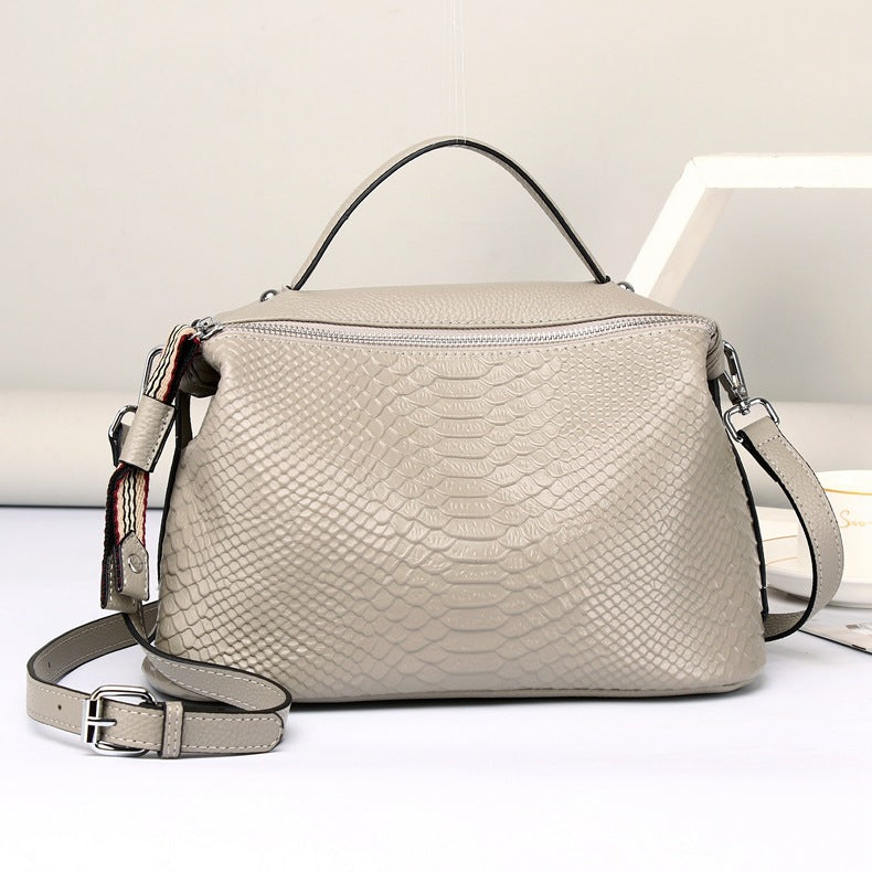 Elegant Leather Shoulder Bag Woyaza