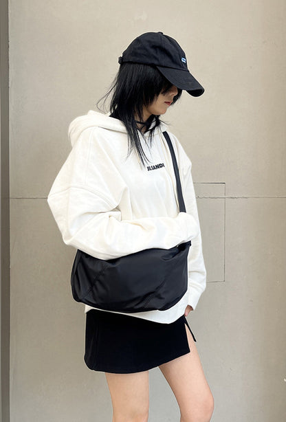 Women’s zip-top bag for short travel days