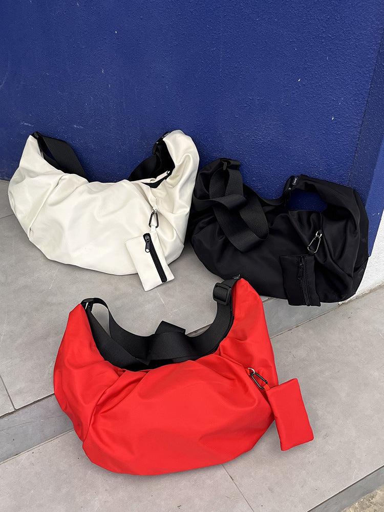 Women's half-moon bag for casual day trips