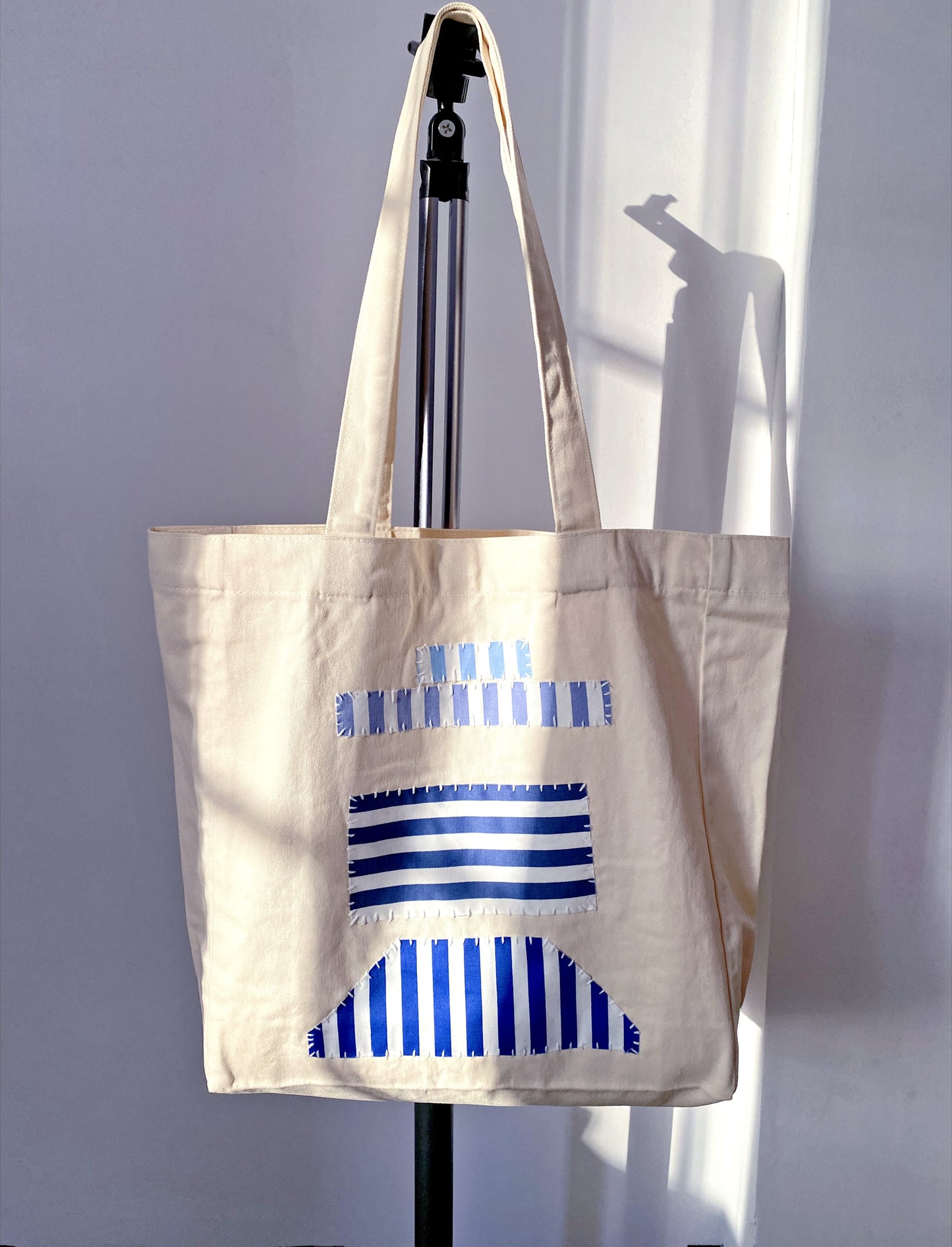 A thoughtful gift for those who appreciate small-batch craft feel