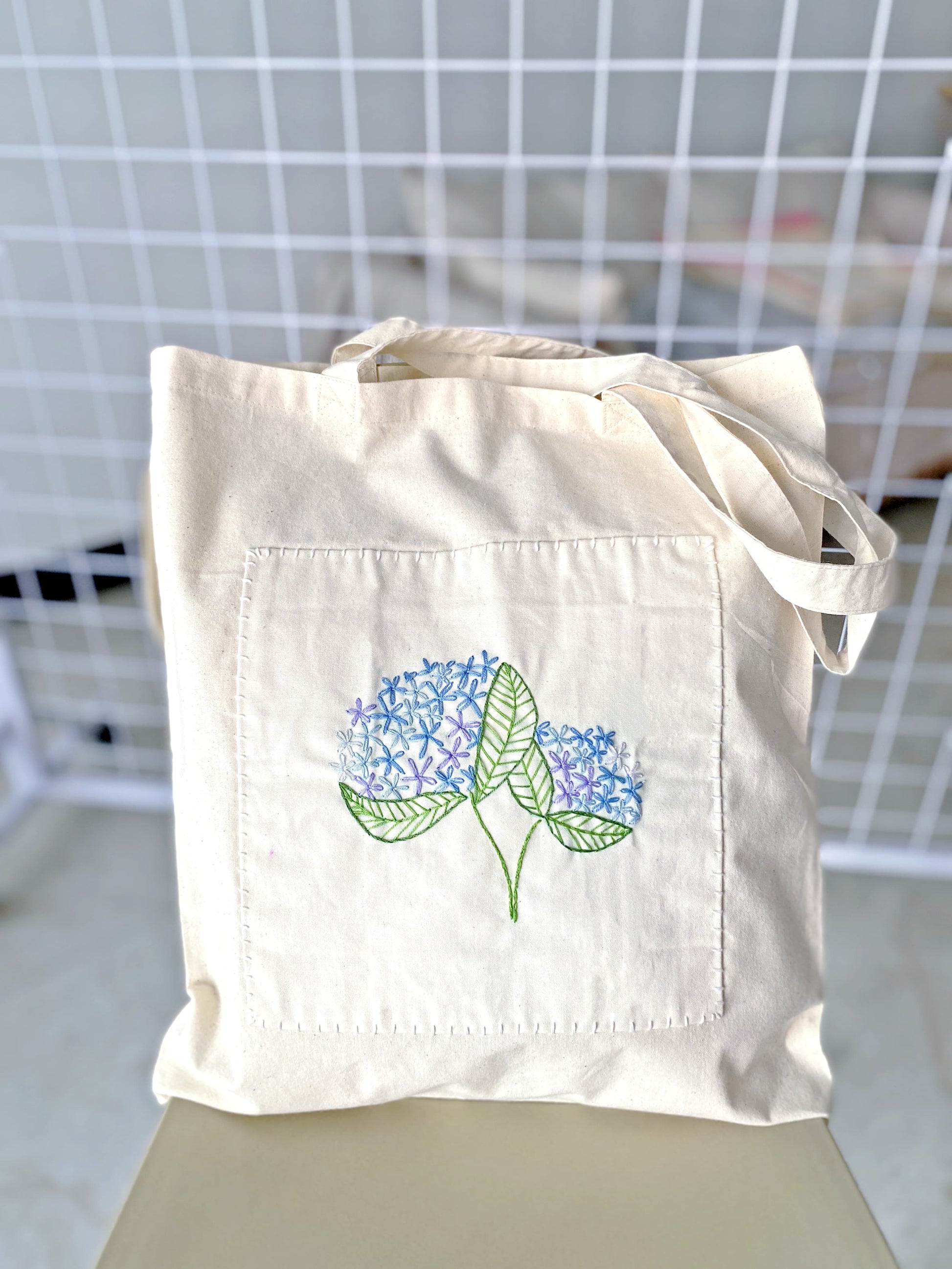 Graduation gift for the minimalist seeking a stylish, ethical bag