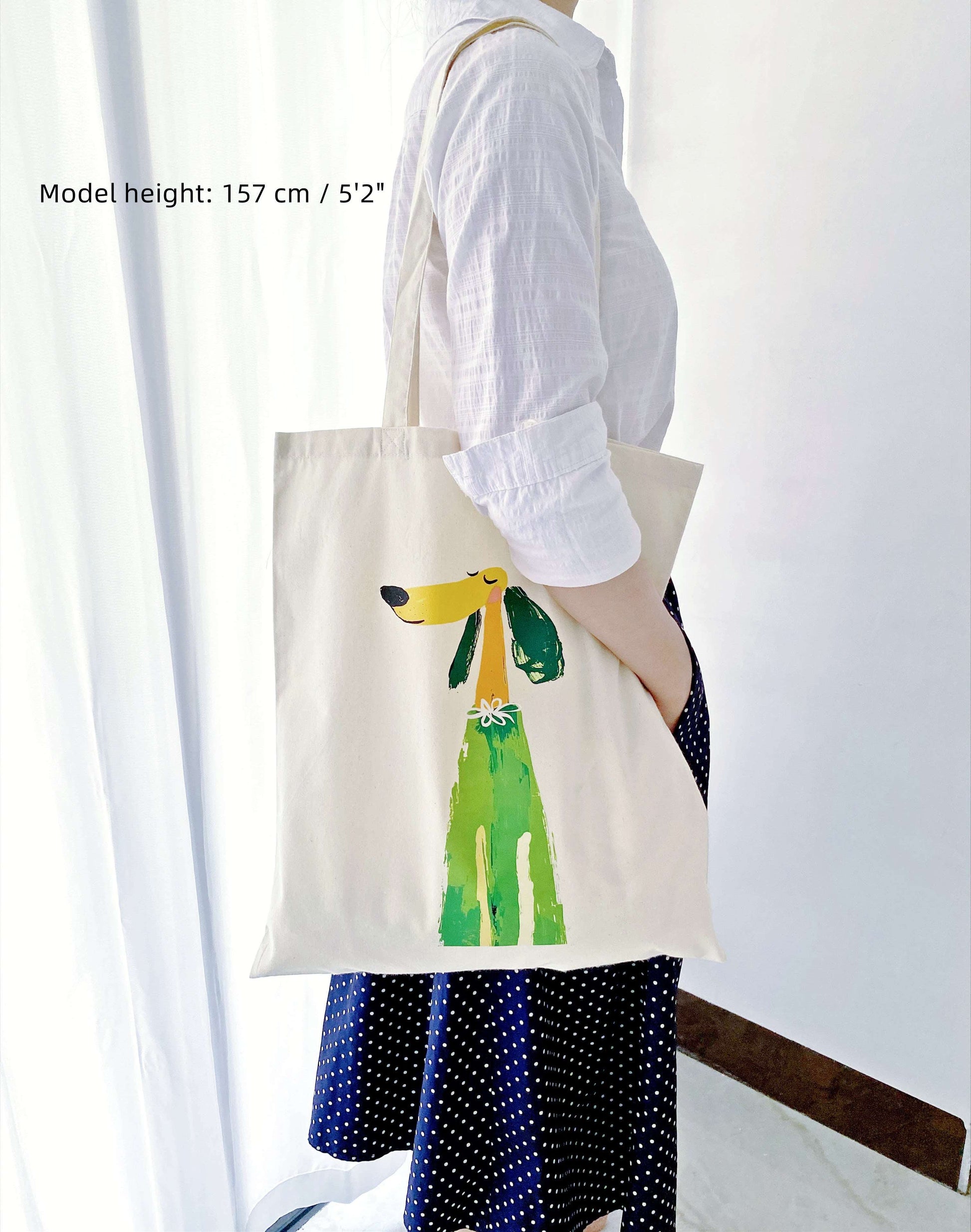 Eco-friendly tote with puppy print for London errands